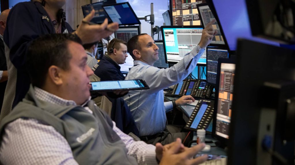 O Dow Jones subiu mais de 150 pontos enquanto Wall Street procura encerrar a semana vitoriosa