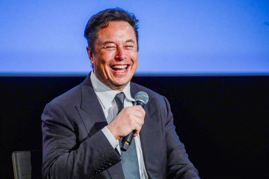 Elon Musk diz que jornalistas "acham que são melhores do que todos os outros" em meio à controvérsia sobre o comentário